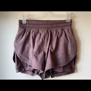 Lululemon track that 5” short with liner